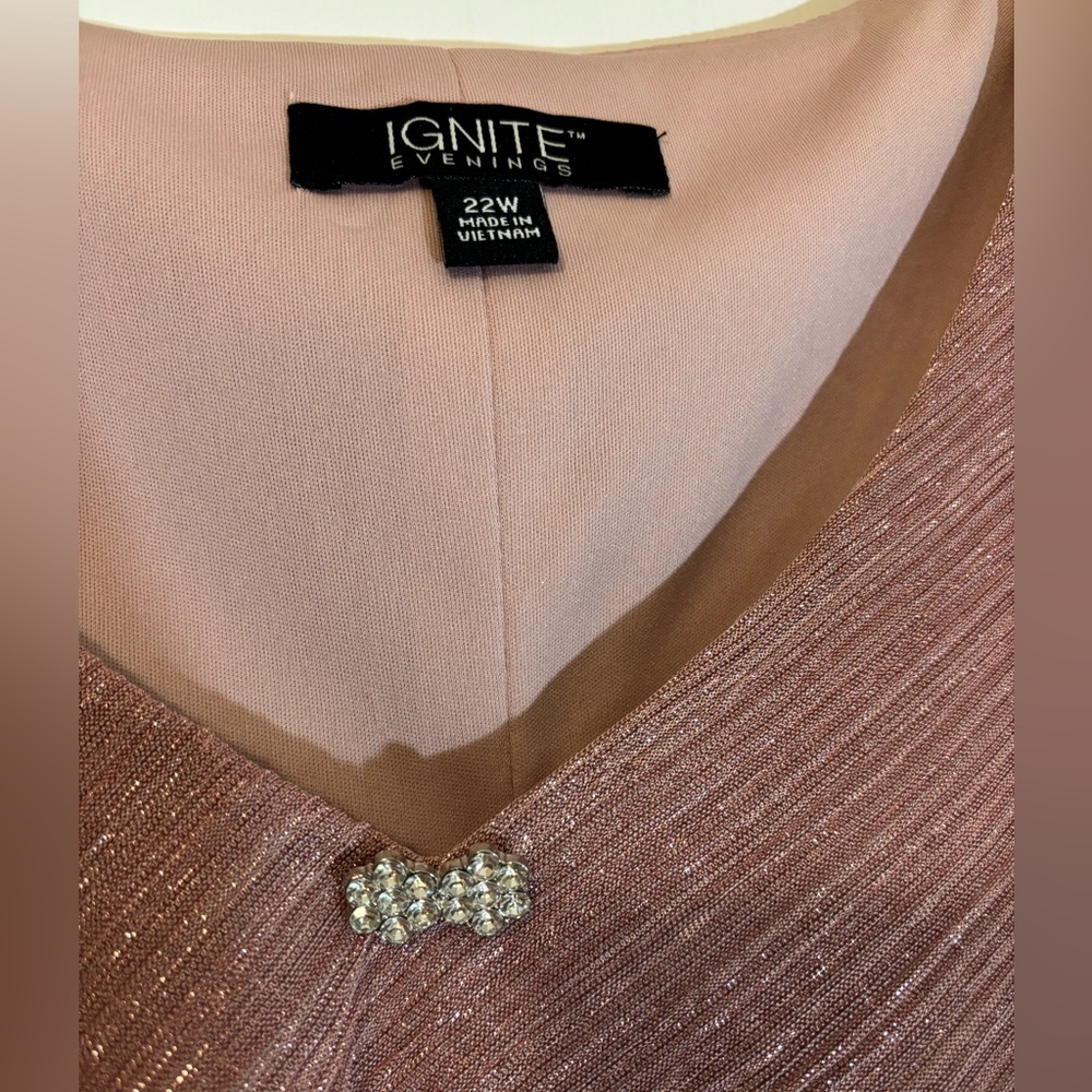 Gorgeous Asymmetrical layered shimmering Rose Pink dress. - Picture 5 of 16